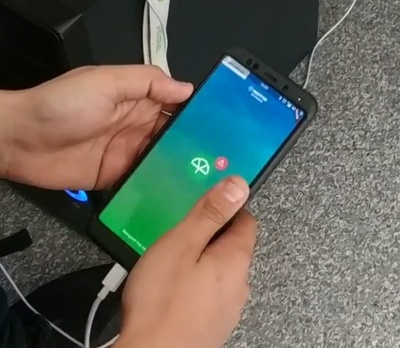 Prova d’una app en un telèfon mòbil el 2018