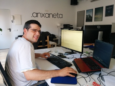 Treball de desenvolupament als inicis d’Anxaneta Studio