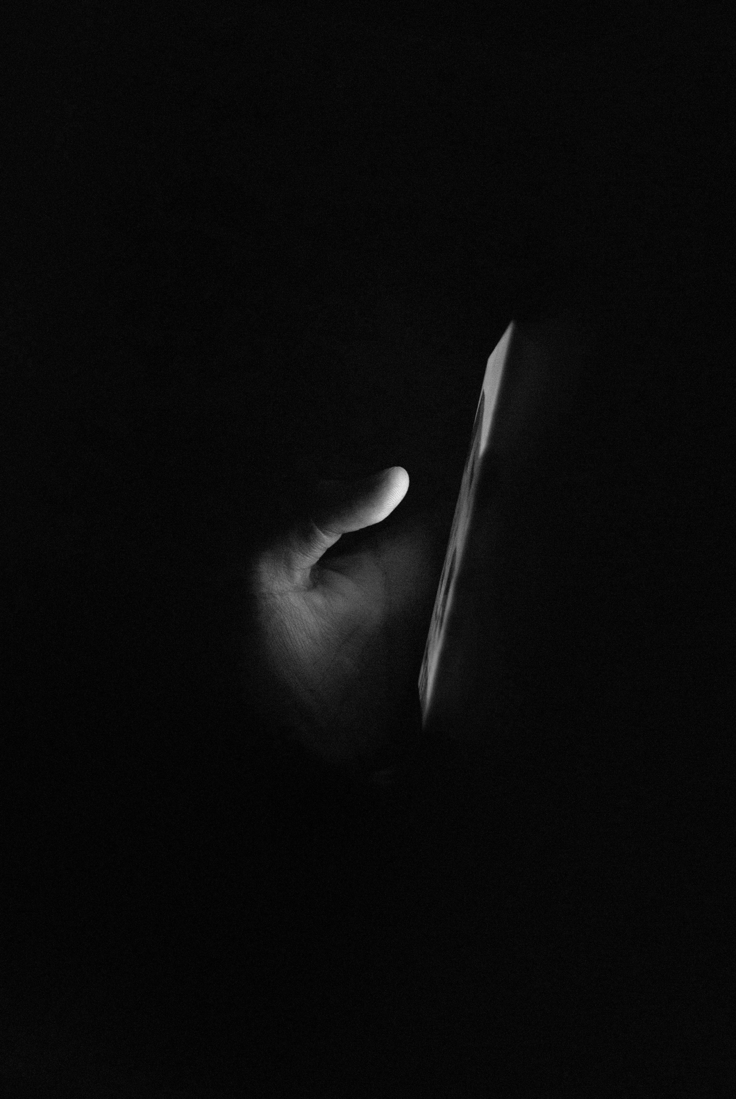 movil fondo negro luz